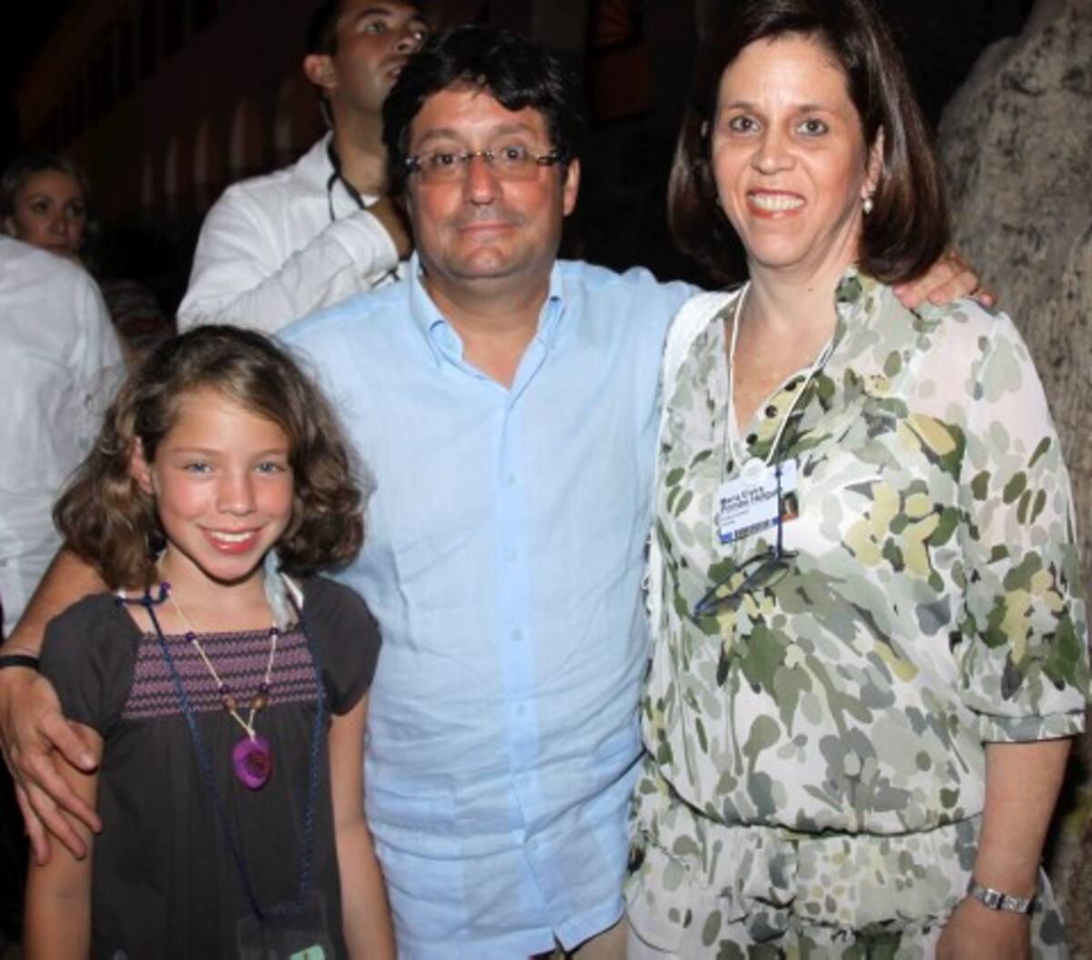 Manuela Pombo, el vicepresidente, Francisco Santos y María Elvira Pombo.