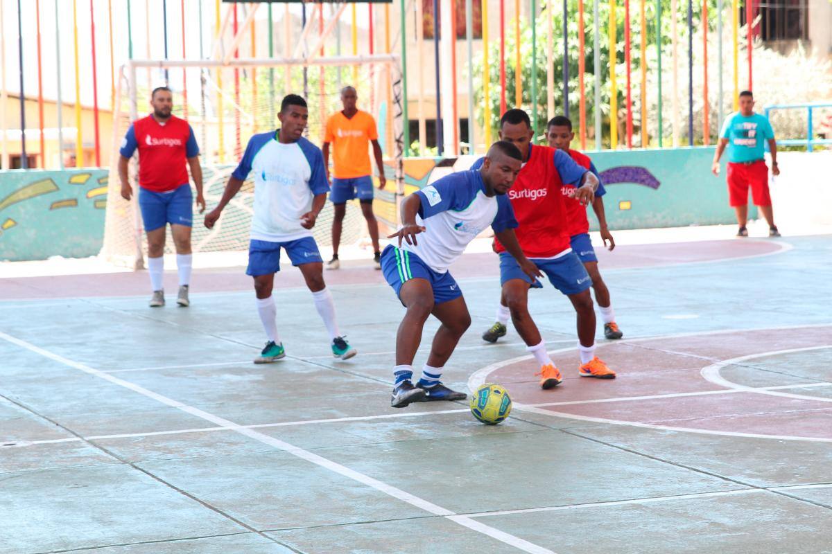 Torneo Interbarrios de fútbol sala causa locura en la ciudad
