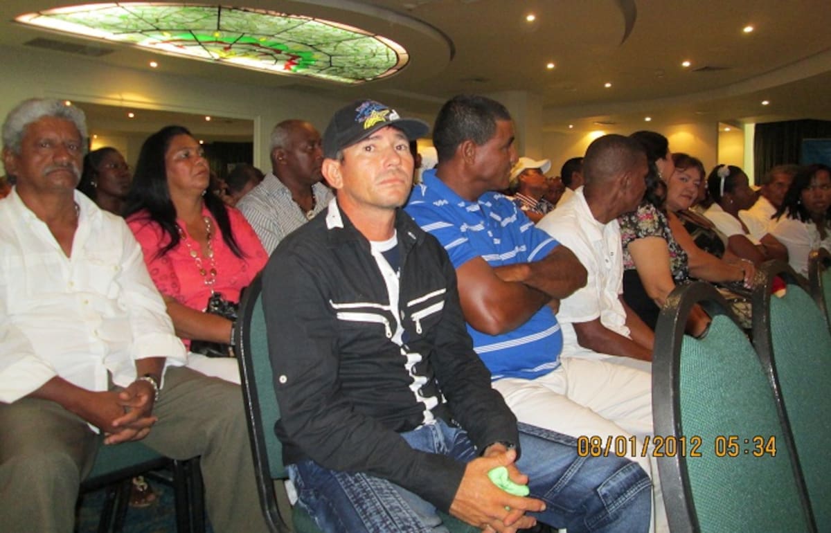 Con una muestra de 250 vendedores de las playas, se comenzó a perfeccionar el proyecto piloto de gerencia y organización de estas zonas recreativas de Cartagena. PEDRO TORRES-GENTE BAHÍA