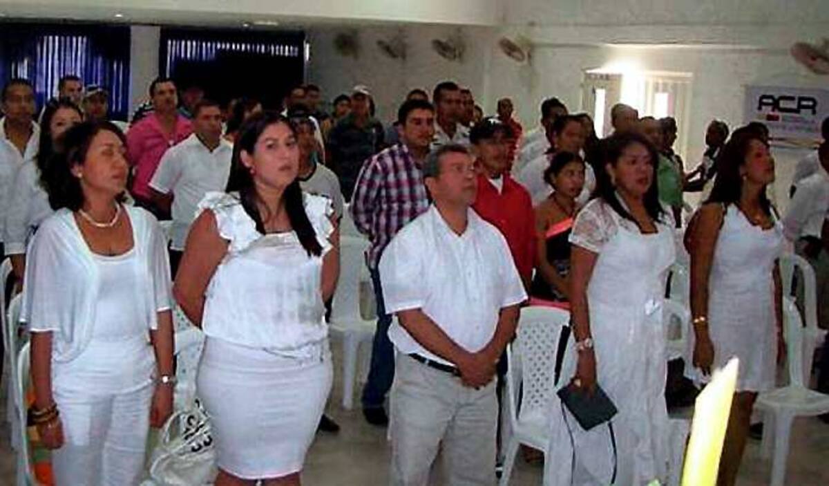Ceremonia de graduación de los desmovilizados que inician última etapa del proceso.