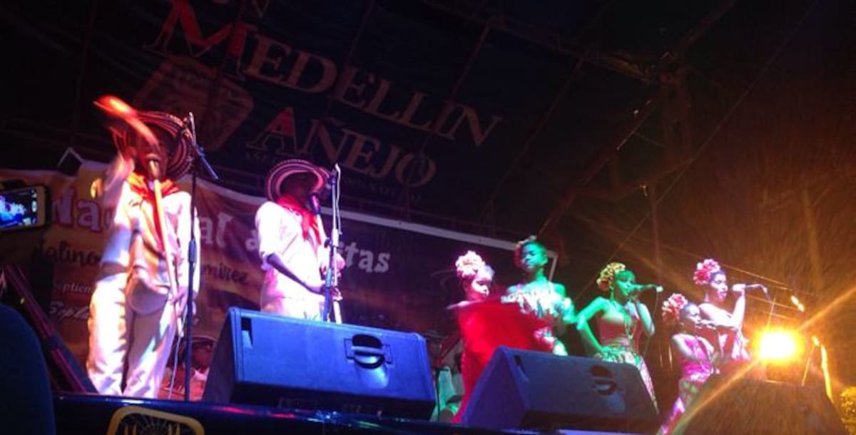 El festival comenzó con una serenata al juglar y tuvo gran acogida. Ivis Martínez