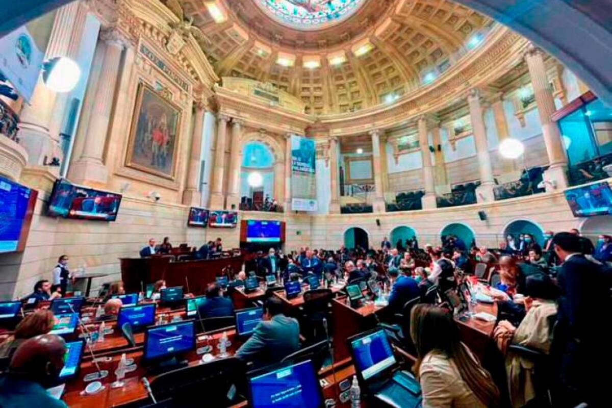 Congresistas ganan más que promedio de altos ejecutivos, tras aumento salarial