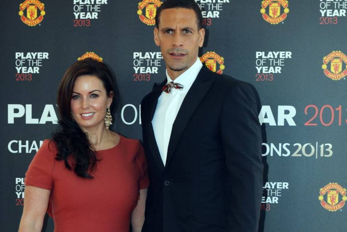 Rio Ferdinand junto a su esposa, quien falleció por cáncer de mama. AFP PAUL ELLIS