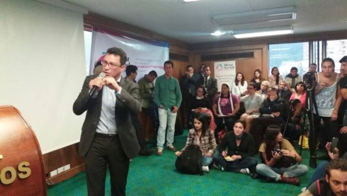 Carlos Caicedo lideró por la Costa la firma del pacto por la paz. Archivo