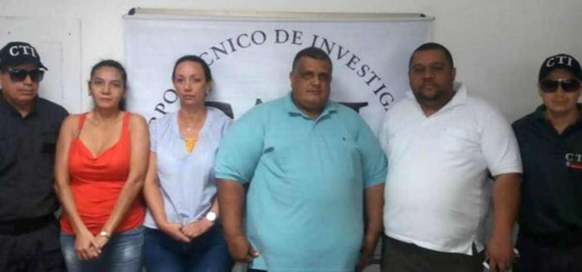 En la foto: Exalcalde de San Onofre, Nelson Pineda; el exsecretario de Desarrollo, César Marín Blanco y las contratistas Luz Adriana Quessep Gómez y Tatiana Rengifo González. cortesía