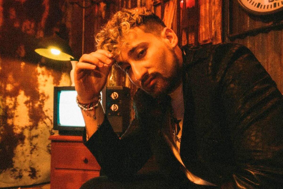 El hijo de una famosa sigue sus pasos y es una promesa musical