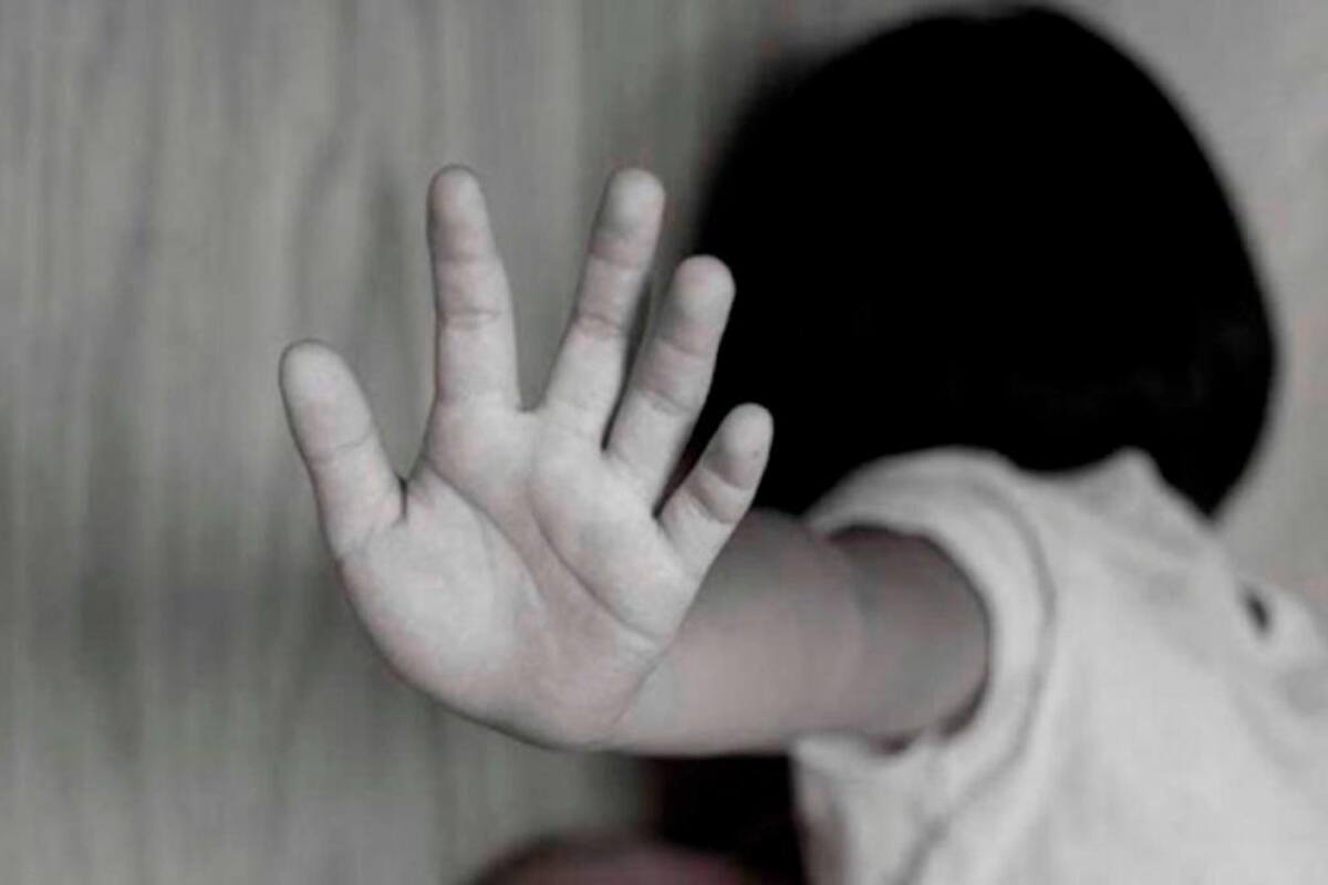 Condenan a muerte a un profesor por violar a 13 alumnas