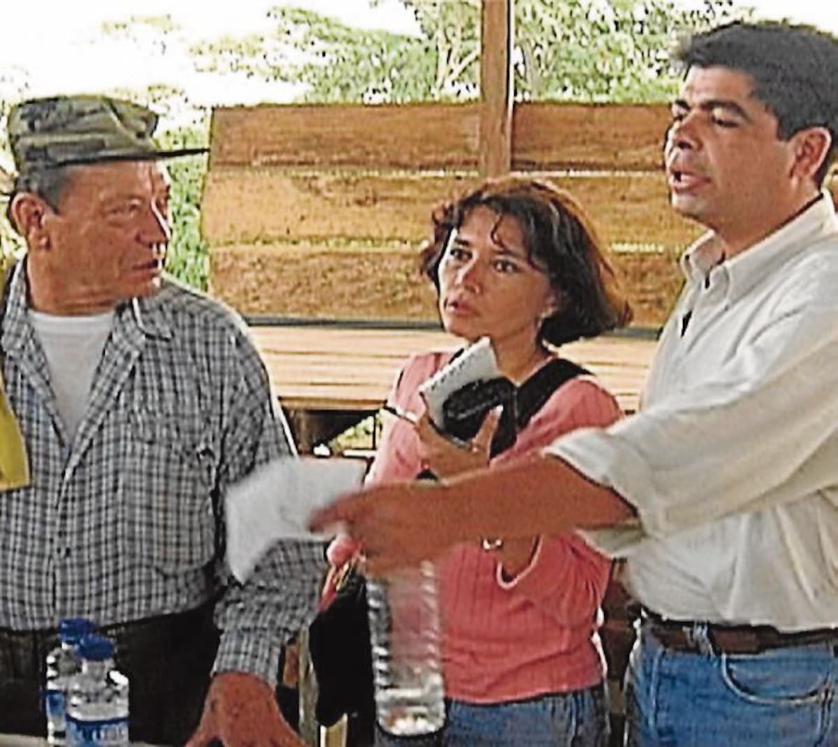 Alfredo Bustillo cubrió los diálogos de Paz entre el gobierno de Andrés Pastrana y las Farc en San Vicente del Caguán, en Caquetá.