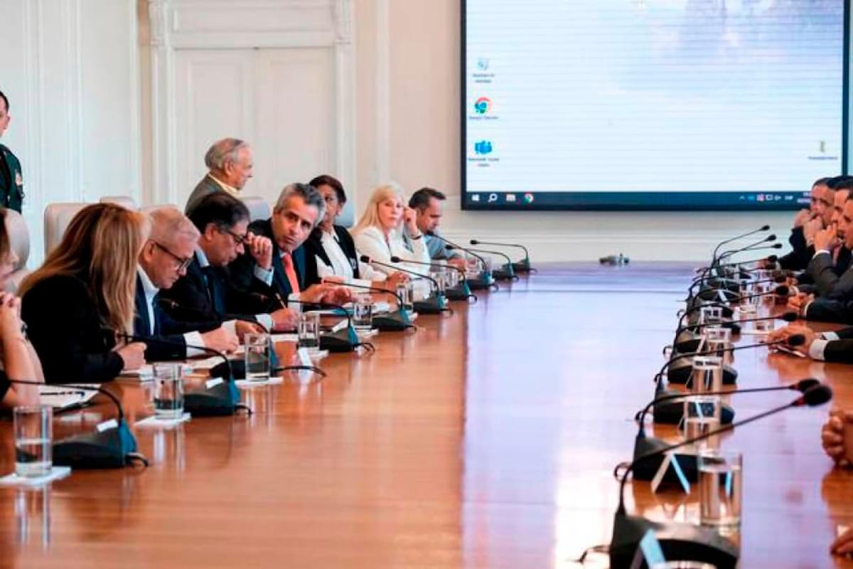 Alcaldes y gobernadores preparan elecciones de sus nuevas directivas