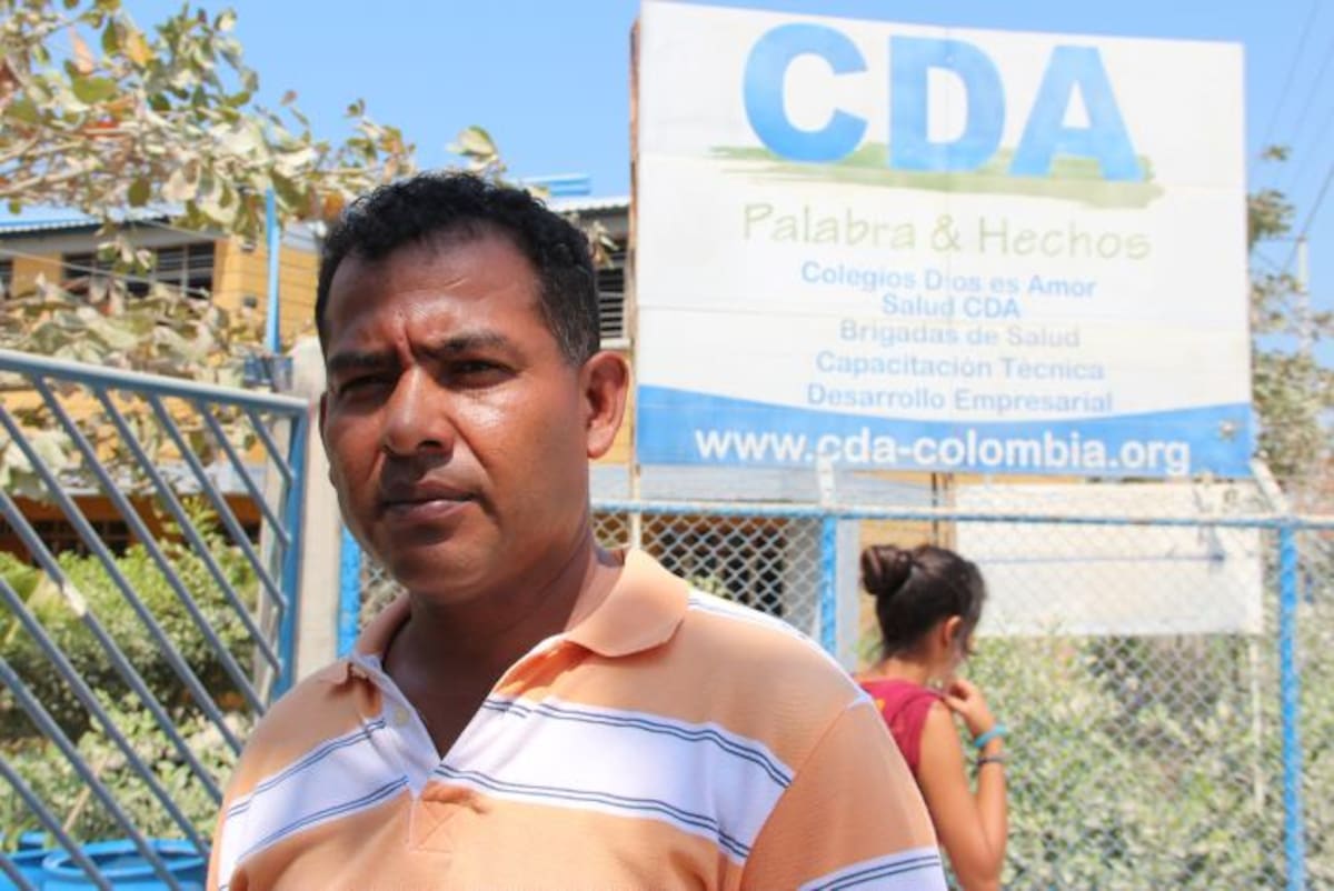 Abel Marrugo, líder cívico:“El Distriro ahora quiere trasladarnos los niños de acá para el INEM, nosotros no queremos que se lleven a nuestros hijos para allá queremos que puedan estudiar acá mismo”. ANTONIO CANCHILA GARCÍA - ELUNIVERSAL.COM.CO