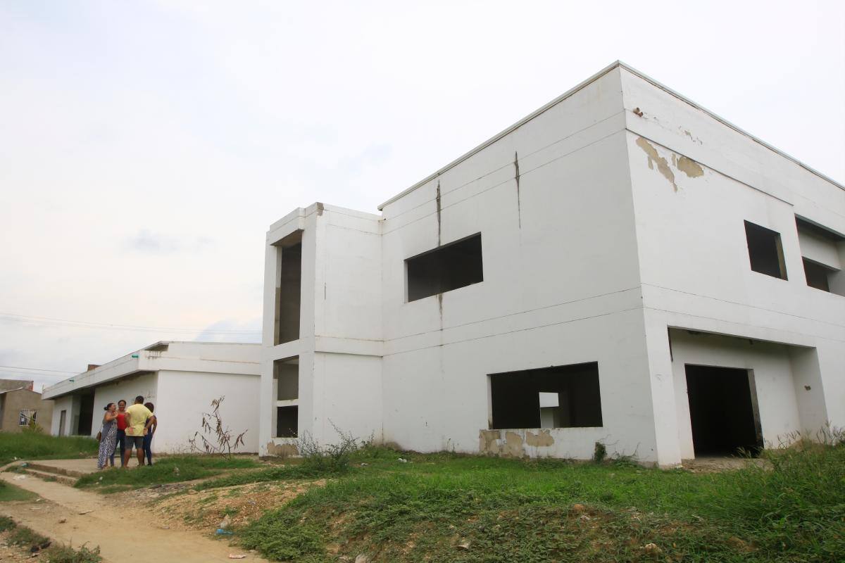 Líderes comunales de Villas de Aranjuez expresan su alegría por el anuncio de la retoma de trabajos en el CDI, que beneficiará a cientos de niños y sus familias en el sector.