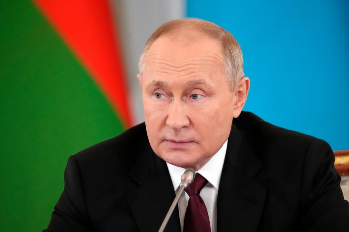 Putin dice que la entrega de bombas de racimo a Ucrania es un delito