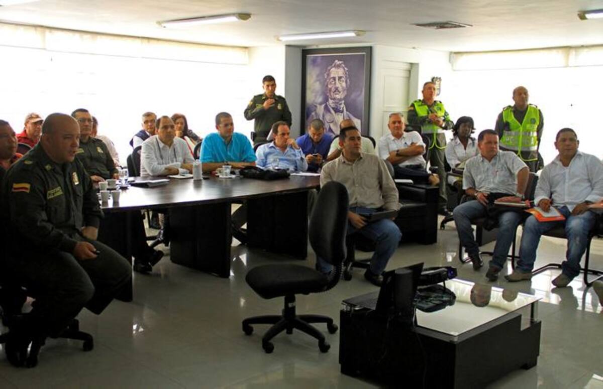 Conductores y autoridades se reunieron para definir planes estratégicos. Rafael Polo - Cortesía QHubo-
