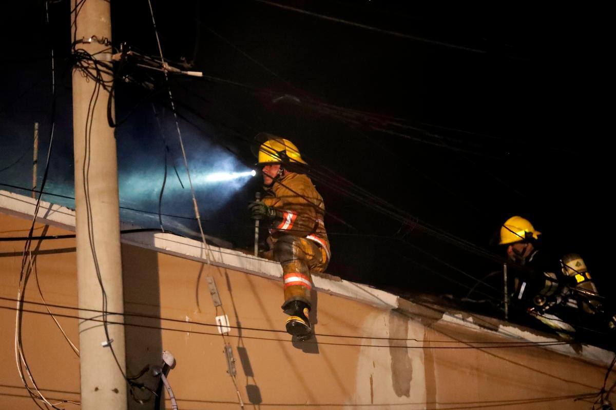 Incendio en centro histórico de capital hondureña destruye varios inmuebles