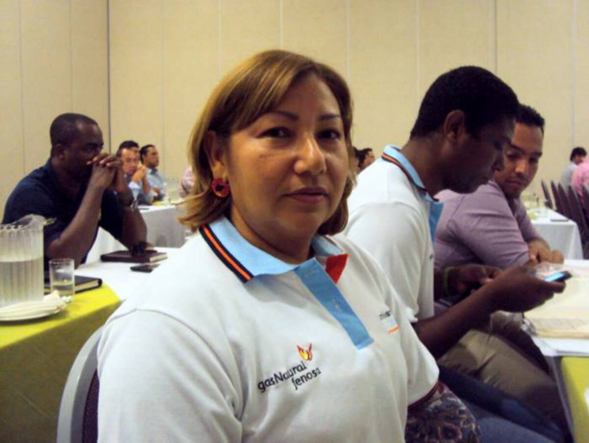 Belsy Porras Velez, técnica de recaudo, quien lleva 29 años laborando en Electricaribe. ANLLY TATIANA FLÓREZ OSPINA - EL UNIVERSAL