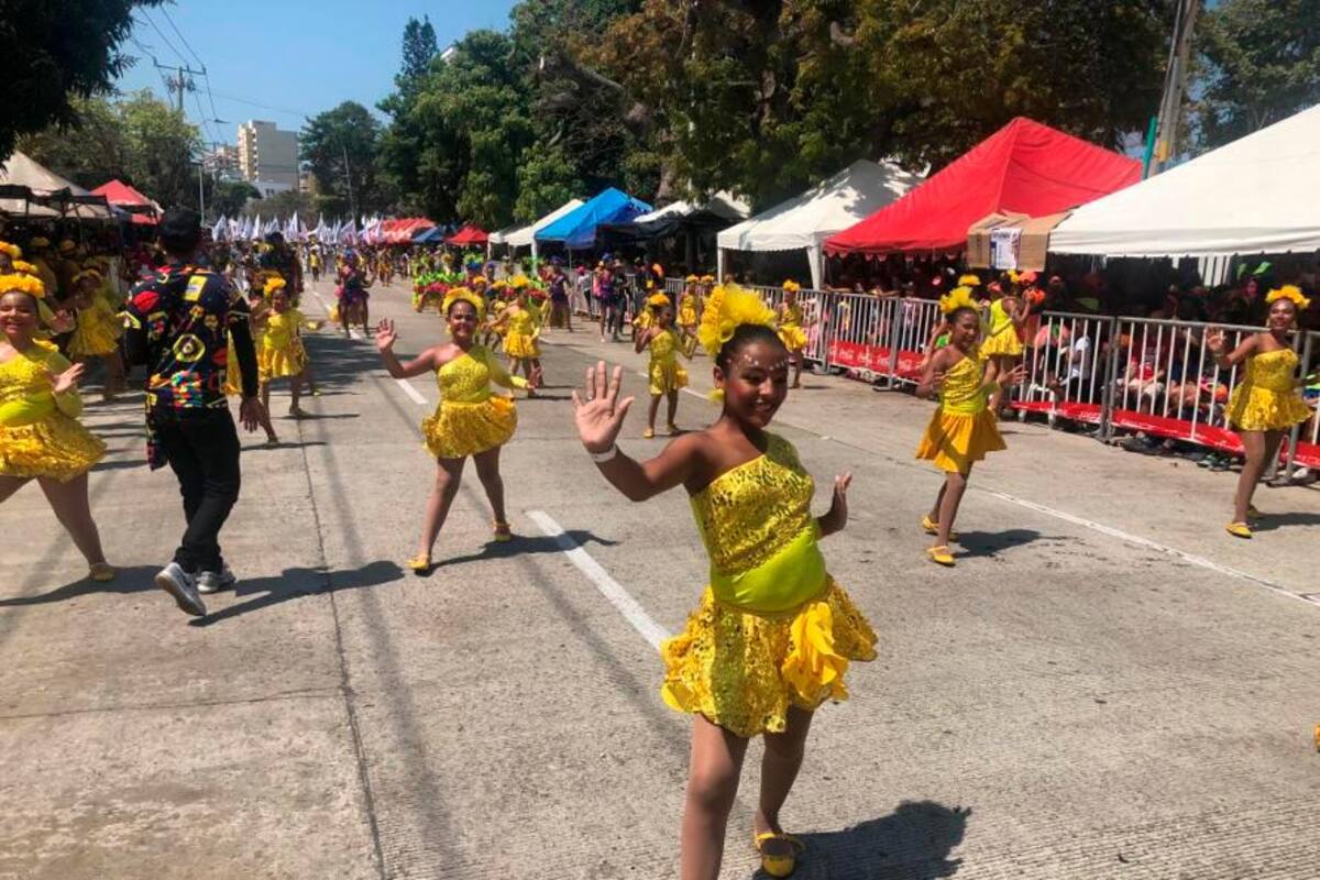 Comparsa ‘Trabajando por Los Niños’ se lució en el desfile de los reyes infantiles