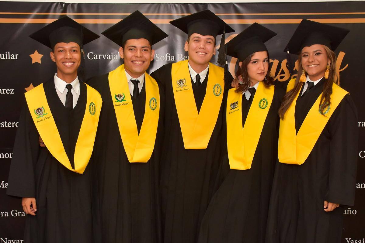 Ernesto Mondol, José Guerra Rangel, Mauro González, Marcela Osorio y Karen Melissa Caraballo.