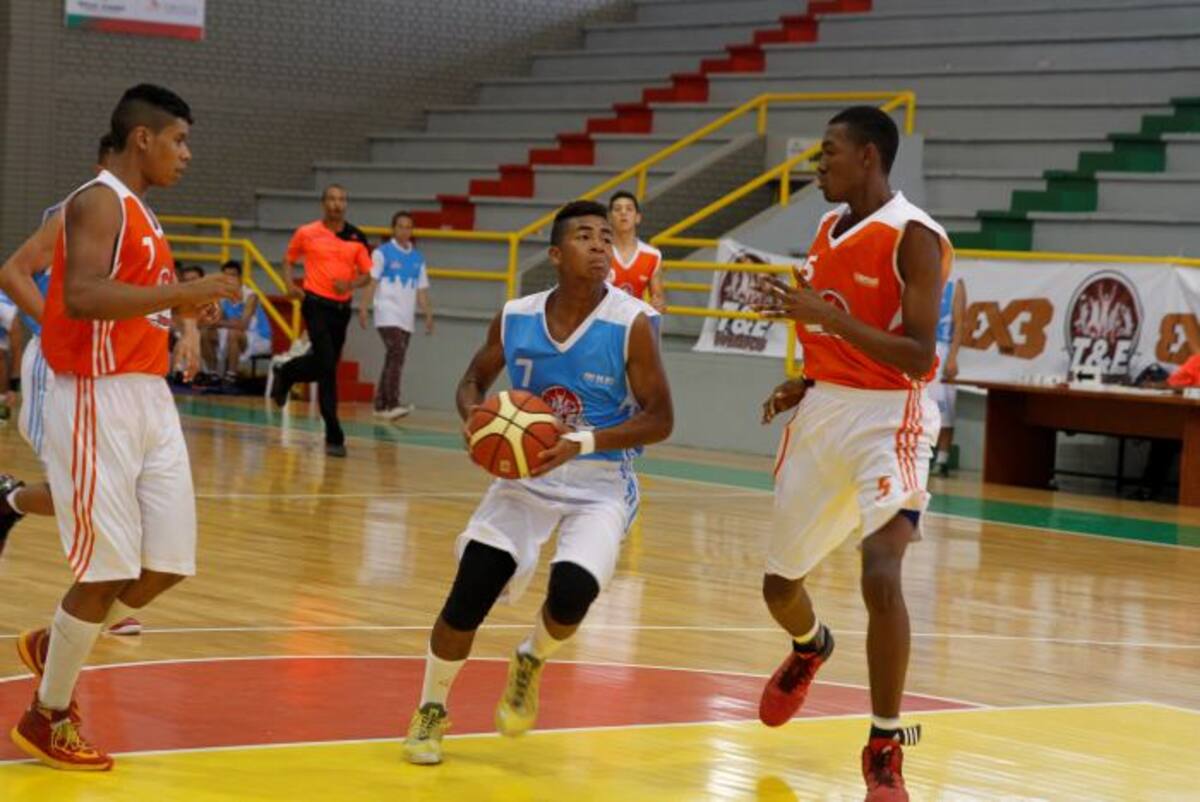 Partido entre Cundinamarca y Lanceros en el Bernardo Caraballo. Luis Aparicio-El Universal