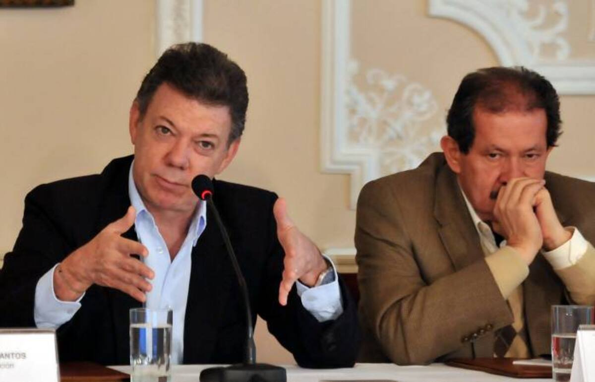Juan Manuel Santos junto a Angelino Garzón. COLPRENSA
