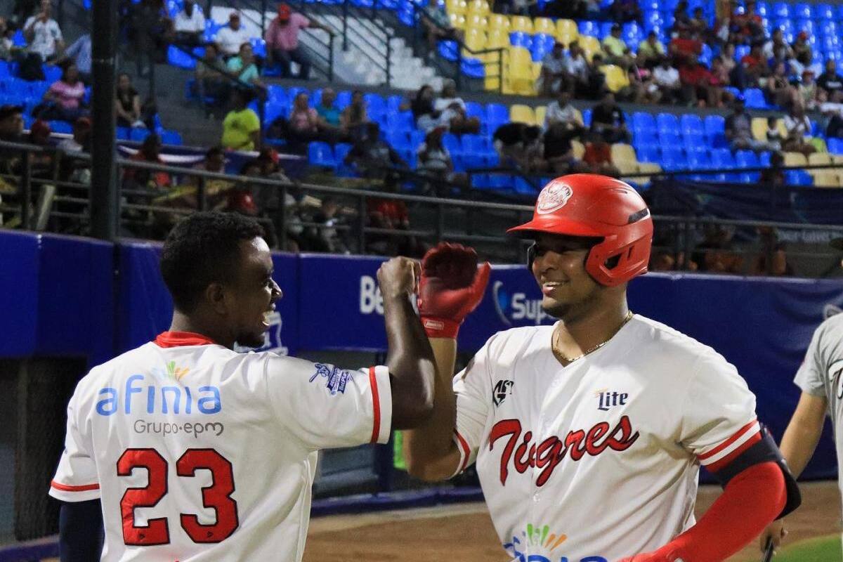 Tigres derrota a Vaqueros y mantiene lucha por primer el lugar
