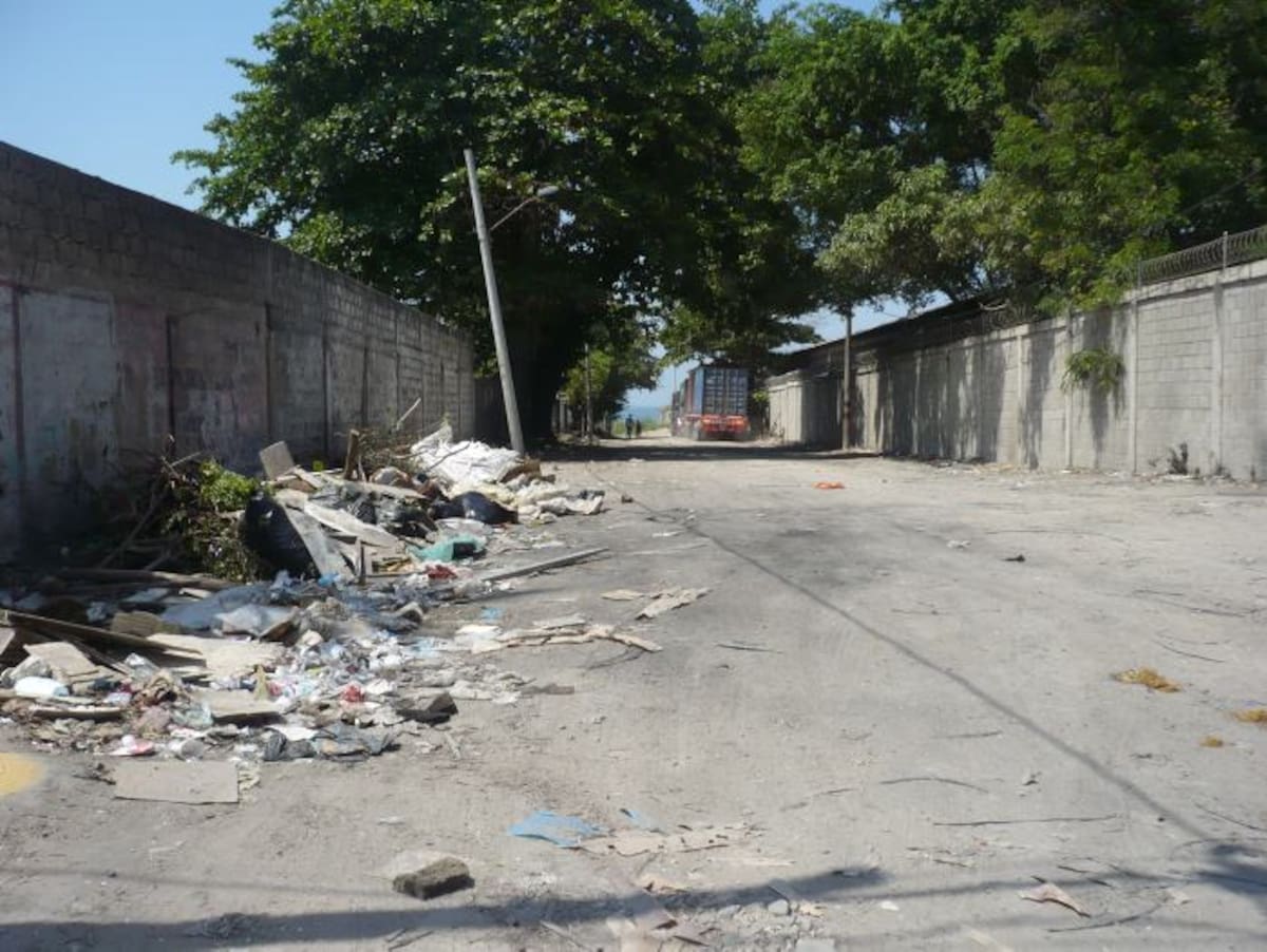 El callejón de la Licorera, en El Bosque, ha sido uno de los basureros satélites más difíciles de erradicar. Archivo El Universal