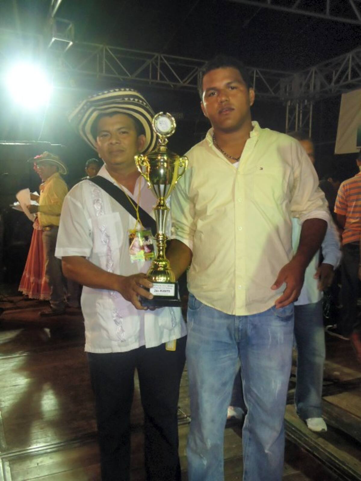El grupo Son Barají de Sahagún ocupó el segundo puesto en la categoría profesional del concurso de gaita corta.