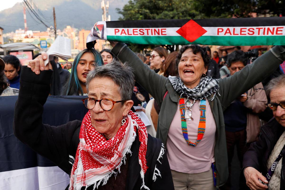 Personas en Bogotá se manifiestan en apoyo a Palestina