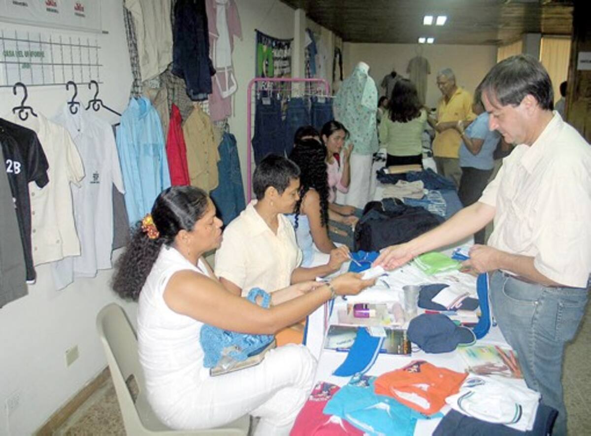 La mano de obra manufacturera en China se ha incrementado de 60 centavos de dólar a US$1,5 por hora, mientras que Colombia se mantiene en US$1,7 por hora, pero aseguran los expertos que el trabajador asiático es muy productivo.