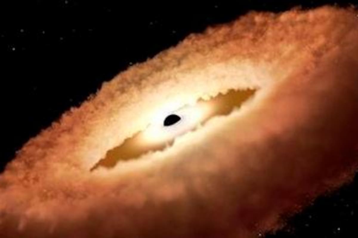 Vídeo: Así se tragó un agujero negro a una estrella, visto por el Hubble