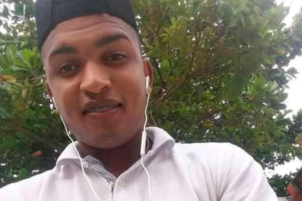 Joven chocó contra tractocamión y murió, en la Avenida de El Bosque