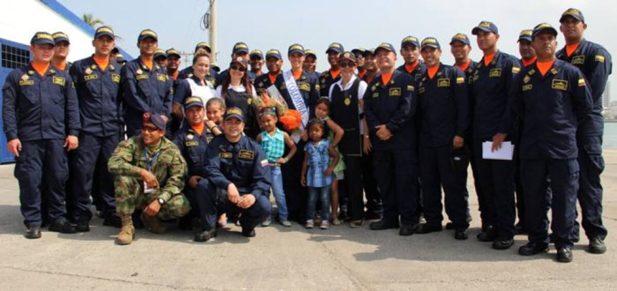 La Señorita Colombia, Paulina Vega Dieppa, compartió con los marinos de Guardacostas de la Armada Nacional. Cortesía