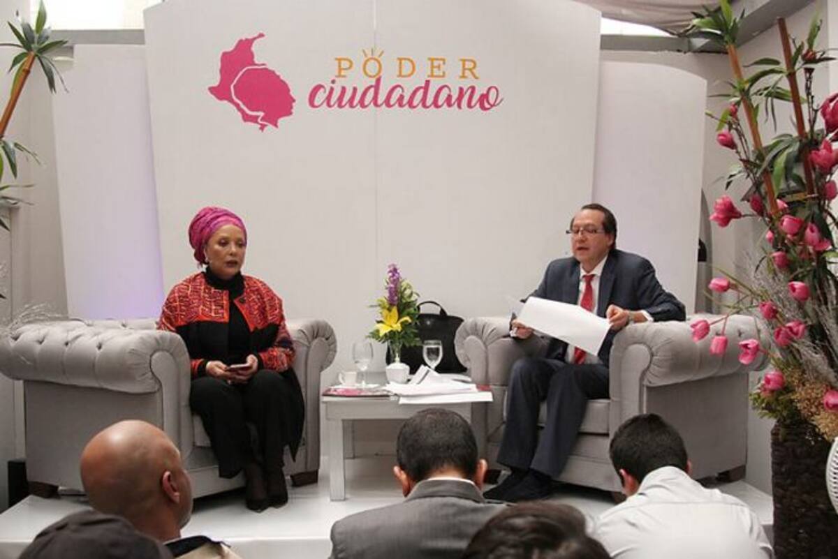 Piedad Córdoba junto a su fórmula a la vicepresidencia Jaime Araújo. Colprensa.