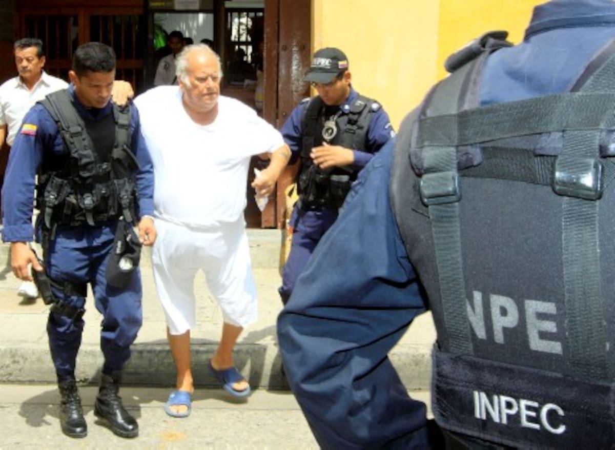 El extranjero llegó a la audiencia custodiado por cinco guardianes del Inpec. A las 10:30 de la mañana lo regresaron a la Cárcel de Ternera.