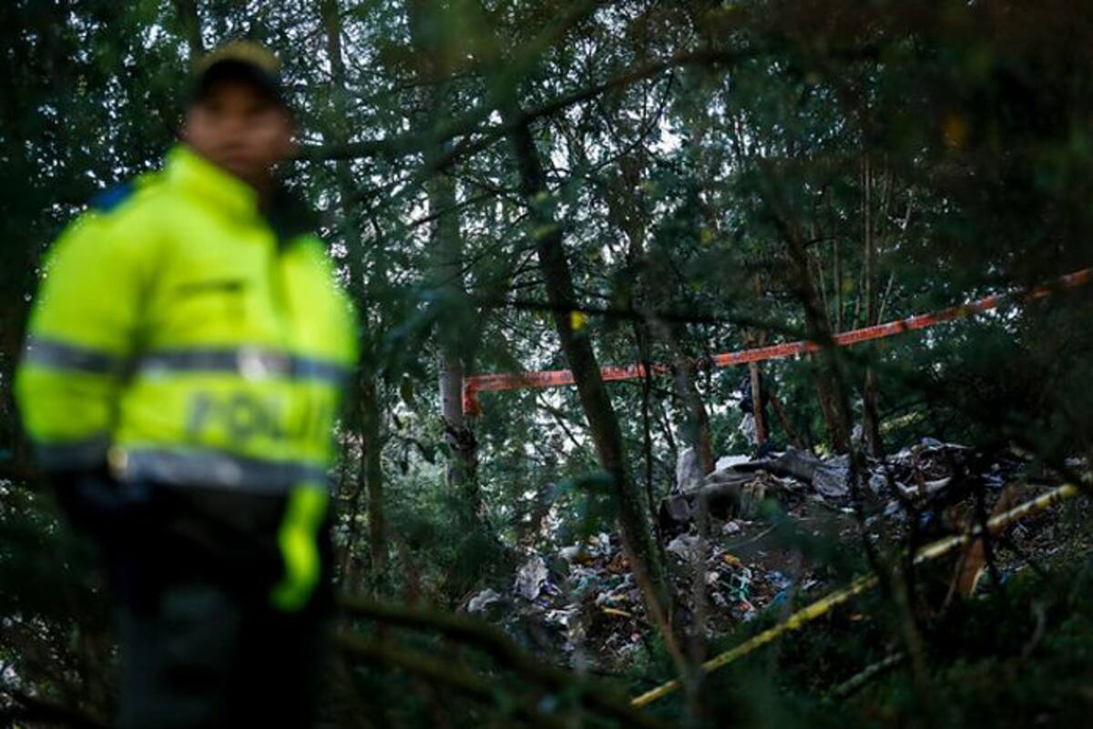 Hasta el momento se han encontrado 11 restos en el lugar donde Valencia Vargas indicó a las autoridades en el Cerro de Monserrate. COLPRENSA
