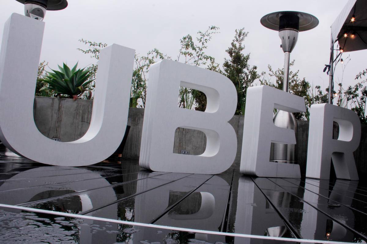 Uber insiste en no dejar de operar y recordó aportes que hizo este año por IVA