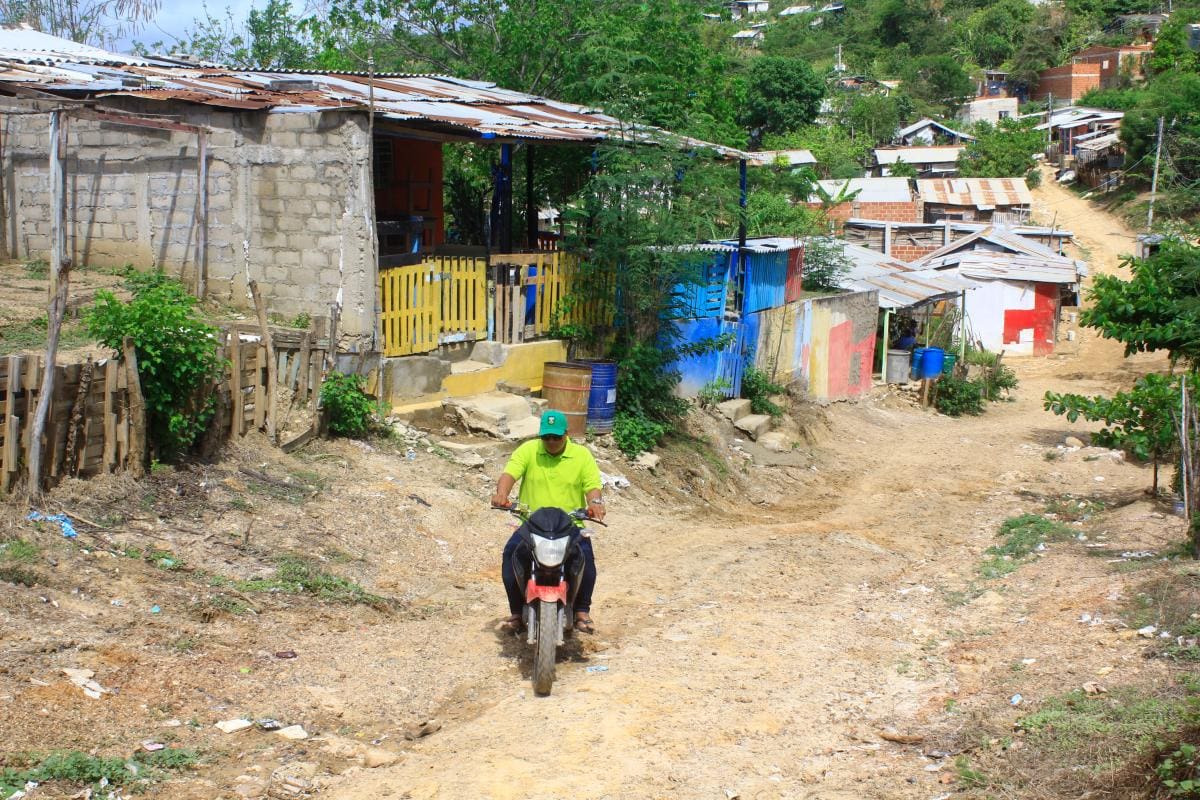 Reubicación o fortalecer el terreno, el llamado en Cerros de Albornoz