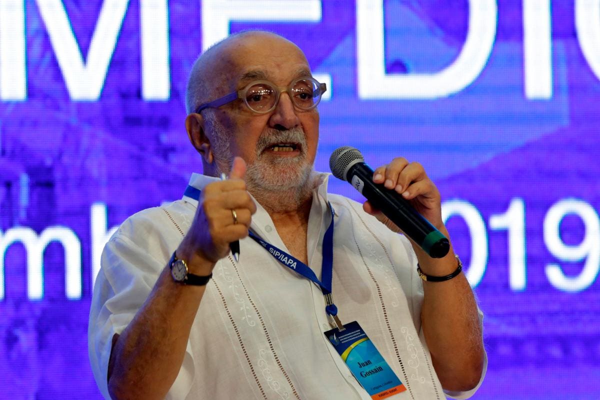 El reconocido periodista Juan Gossaín está hospitalizado: este es su estado