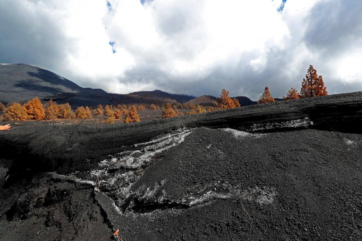 Un mundo de ceniza en La Palma (España) dos meses después del volcán