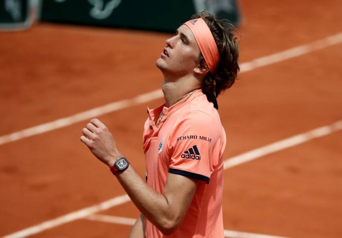 El alemán Alexander Zverev, tercero del mundo, selló este domingo su pase a los cuartos de final de Roland Garros. EFE.