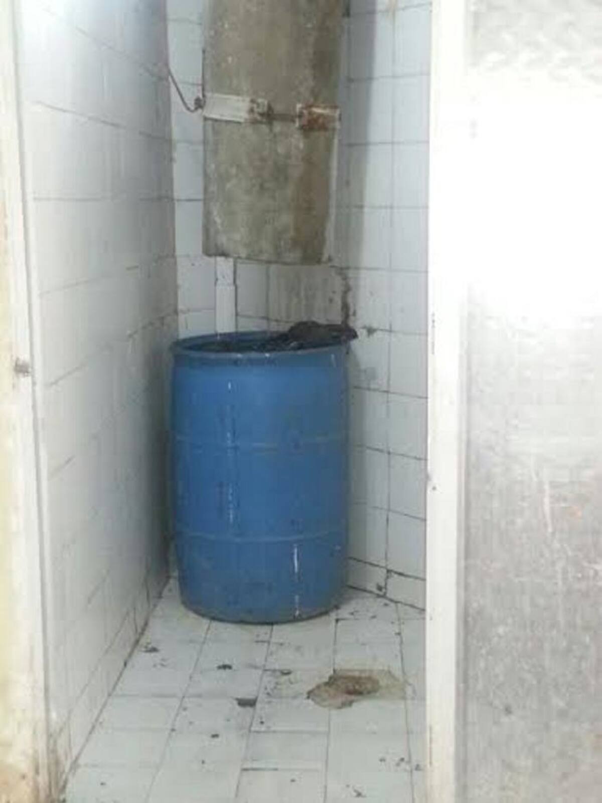 Los sistemas de almacenamiento de basuras para habitacionales y en general los grandes generadores de residuos sólidos, se conocen con el nombre de chut o chutes.