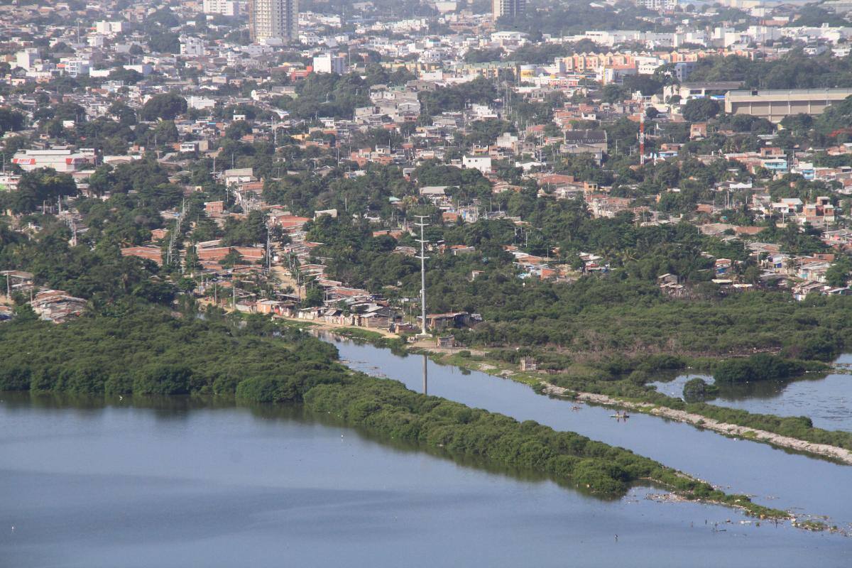 Dar tierras por impuestos para obras en zona suroriental, le proponen al alcalde