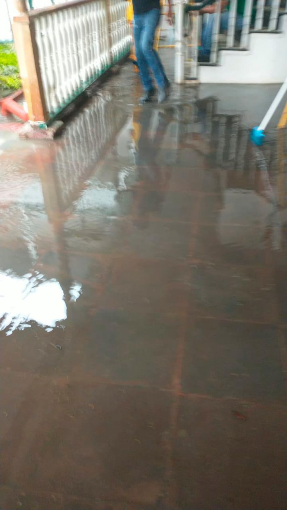 Las lluvias dejaron afectaciones en diferentes vías de la ciudad. El museo Rafael Núñez es uno de los afectados.