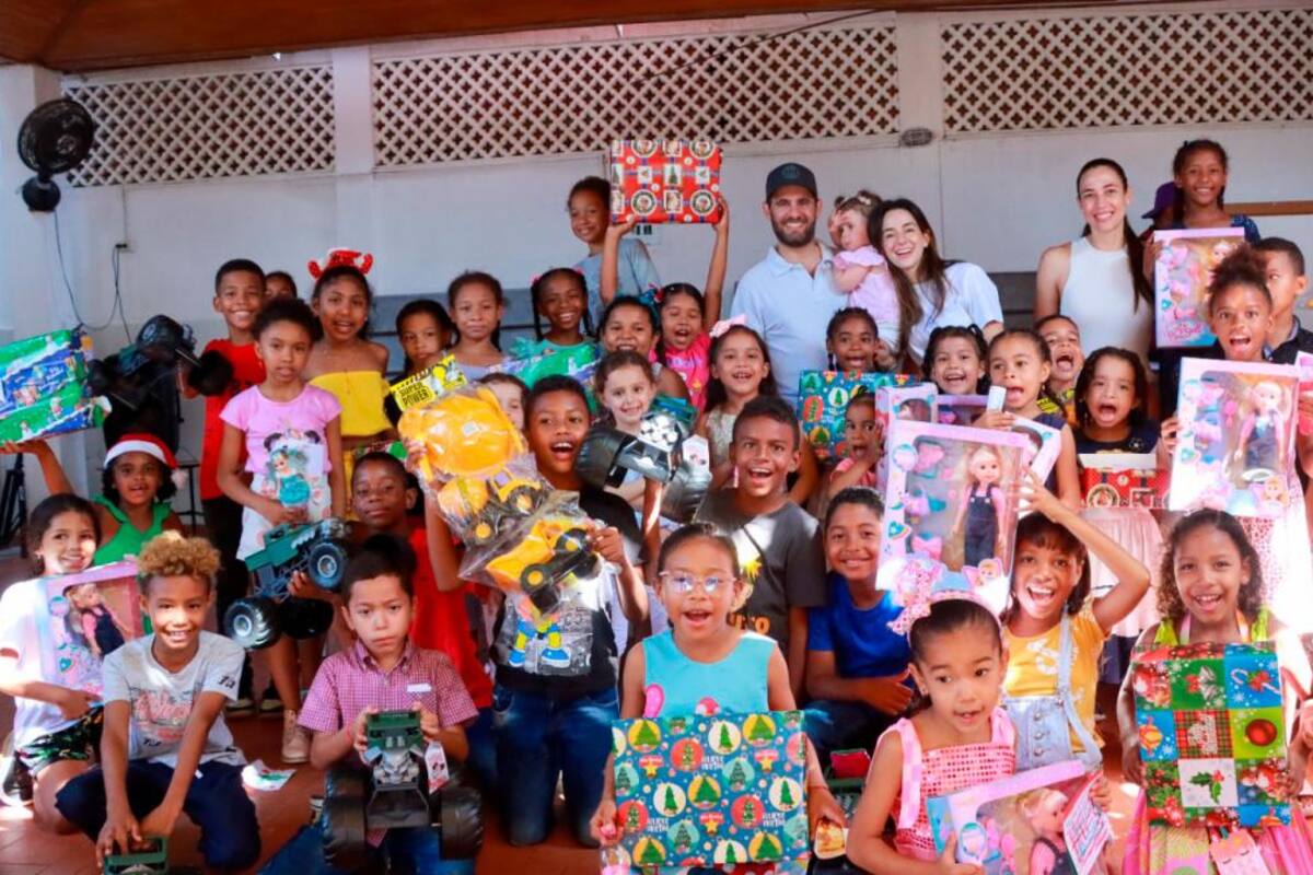 Entregan regalos de Navidad a 1.200 niños en Olaya Herrera