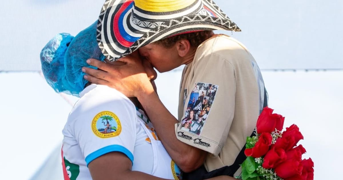 Video: el amor dijo “sí” en pleno Festival del Pastel de Cartagena