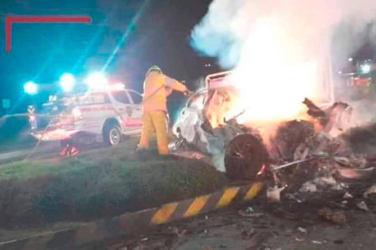 Dos universitarios mueren calcinados tras terrible accidente