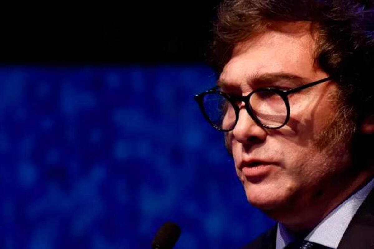 Milei acusa a opositores de “no defender la educación” sino “sus privilegios”