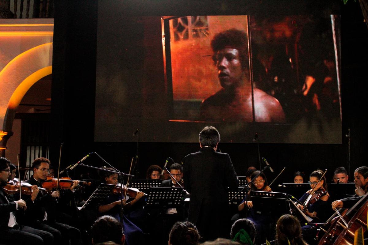 Galería: Así se vivió el Cine Concierto al Ritmo de Macondo en UNIBAC