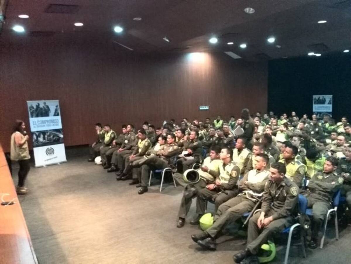 La directora del Epa, María Angélica García Turbay, dirigió la capacitación a los uniformados de la Policía Metropolitana de Cartagena, que se realizó en el auditorio de esa Institución, en Manga. Cortesía