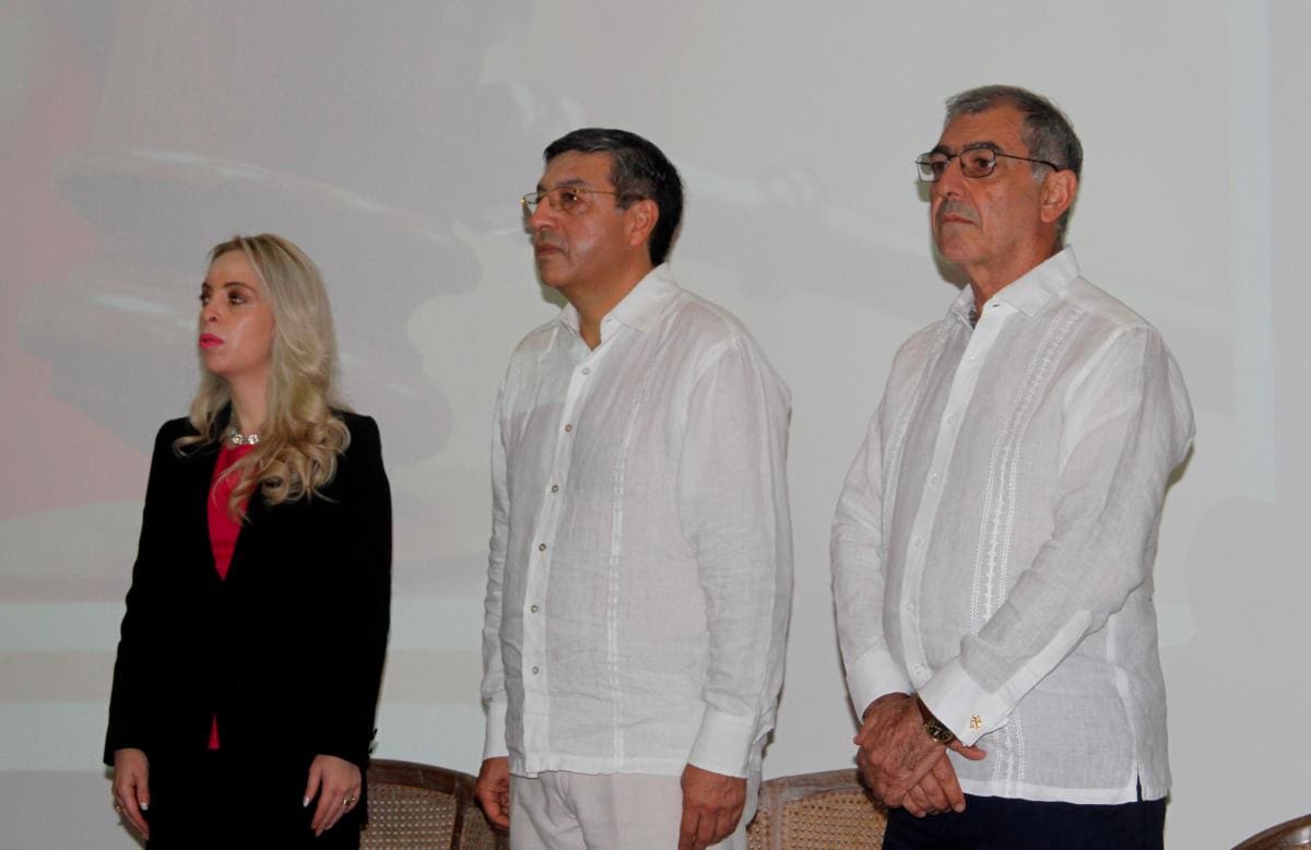 Claribel Aparicio, Jorge Hernando Pedraza y William Dau.