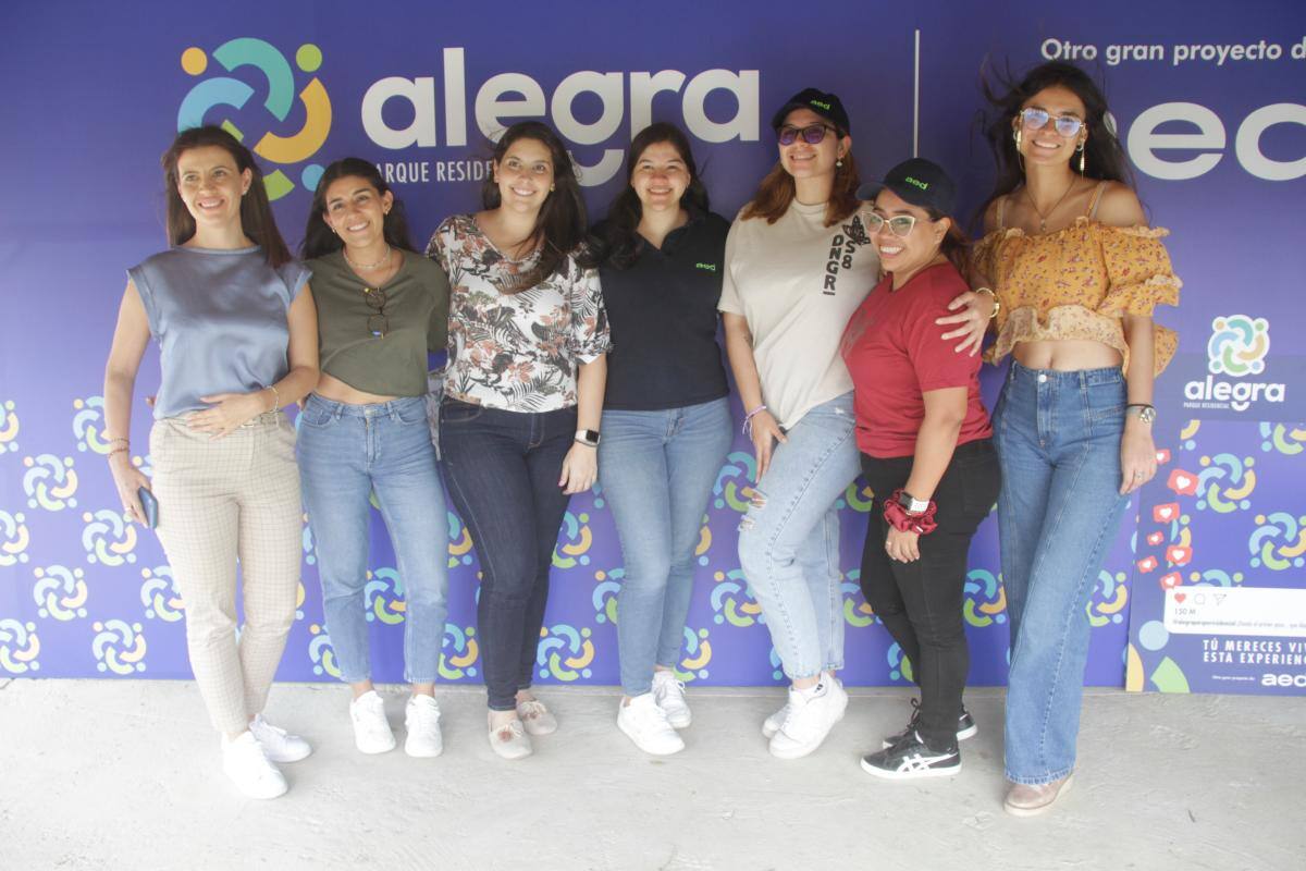 Daniela Portilla, Nicole Kadamani, Lucía Bastidas, Daniela Garcés, Ana De la Ossa y Valentina Castro.